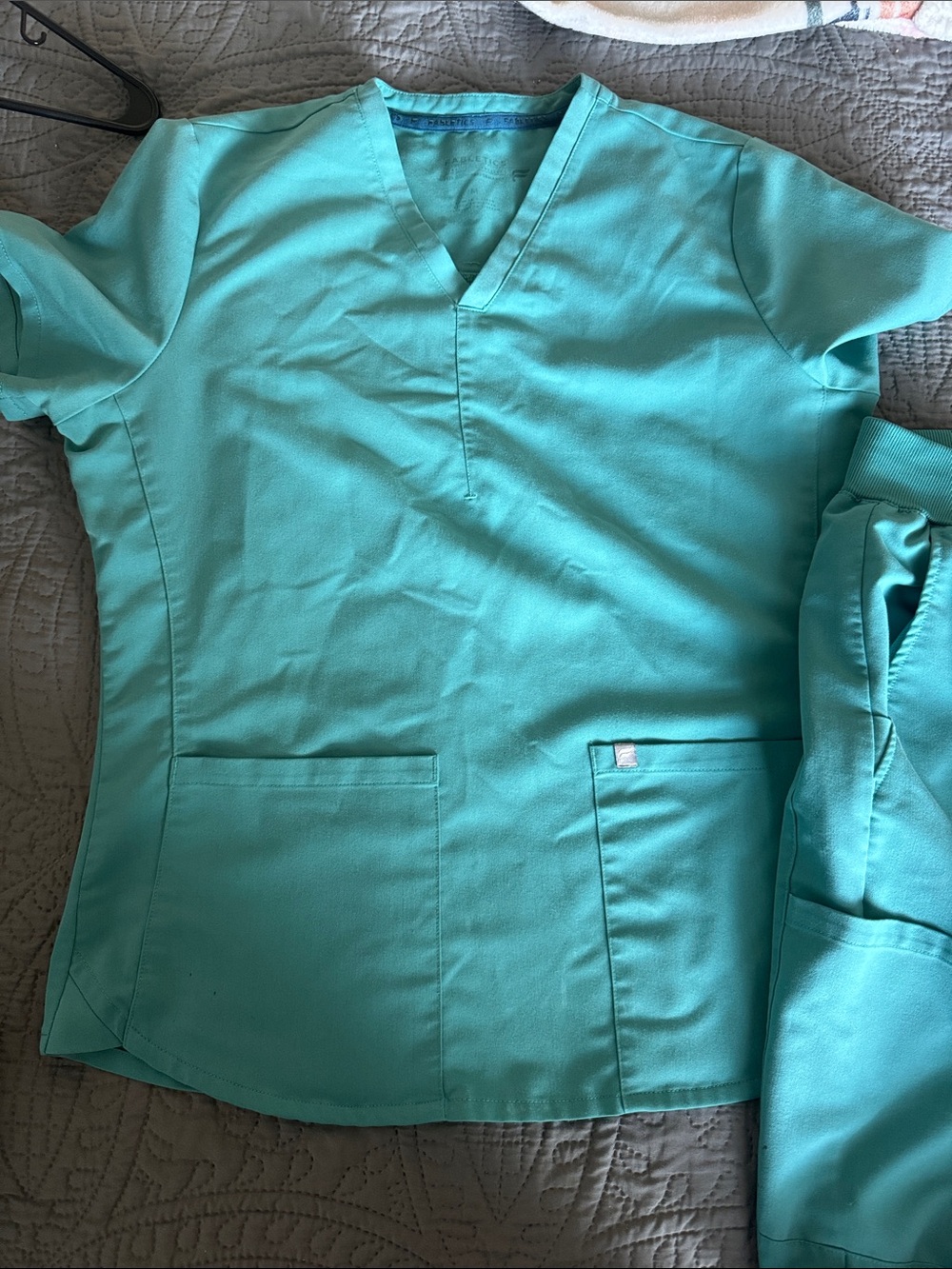 Fabletics Women's V-Neck Scrub Top in Teal